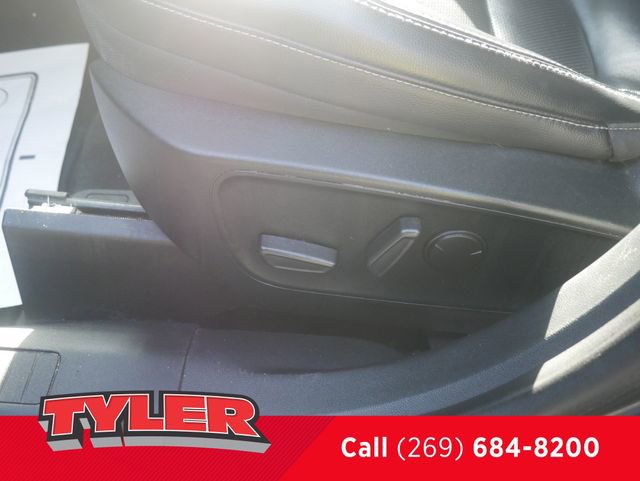 Used 2020 Ford Escape SEL AWD/4WD image 25