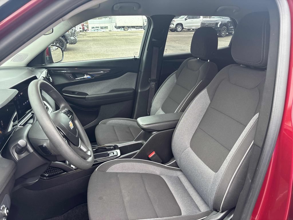 Used 2024 Chevrolet TrailBlazer LT FWD image 9
