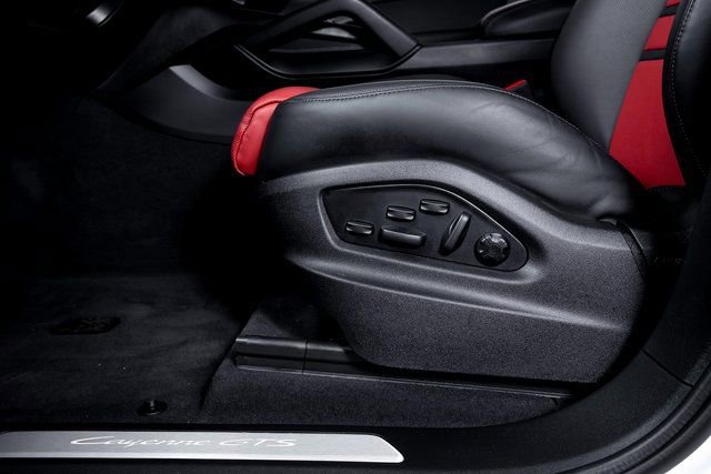 Certified 2025 Porsche Cayenne GTS image 21