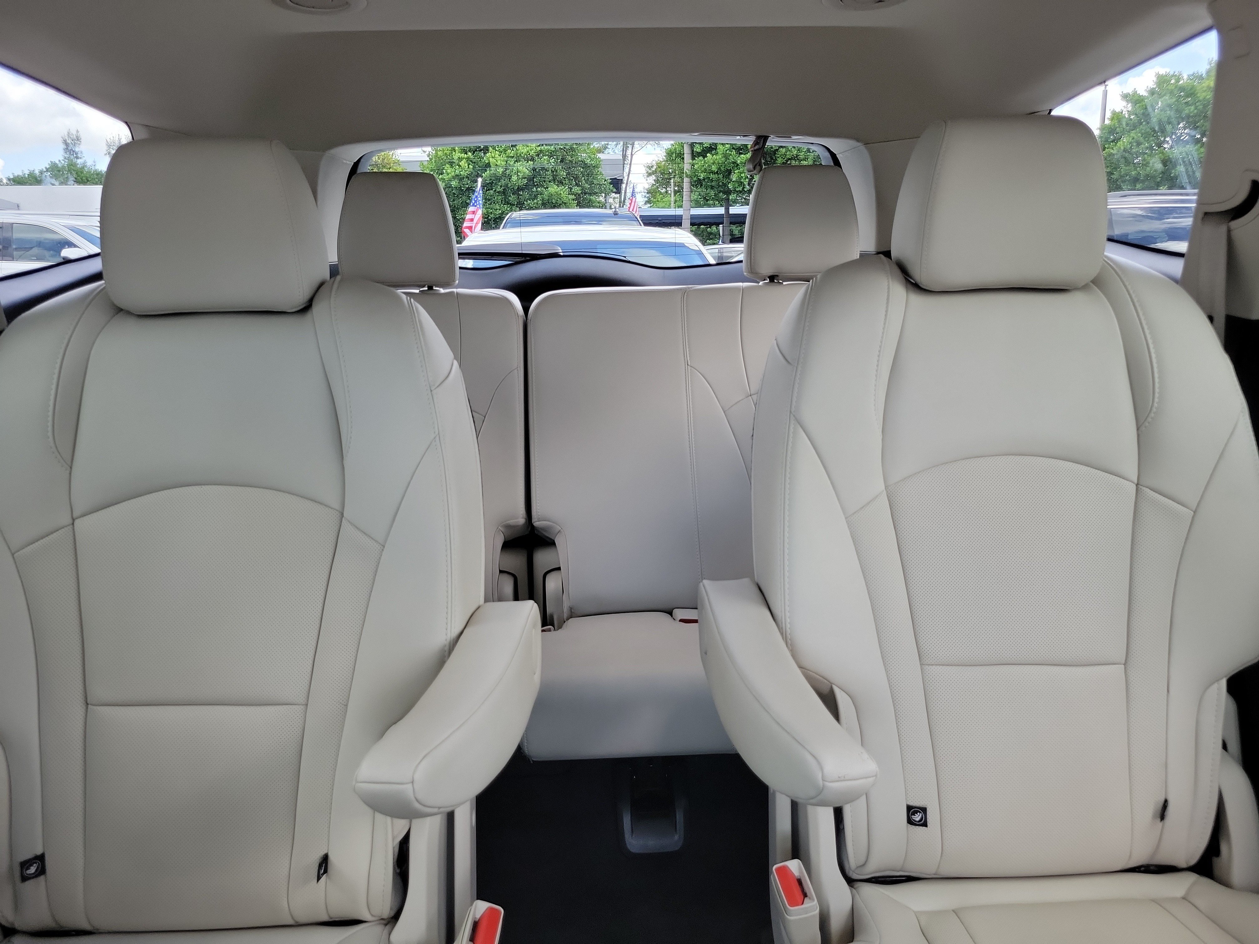 Used 2024 Buick Enclave Essence w/ Experience Buick Package FWD image 16