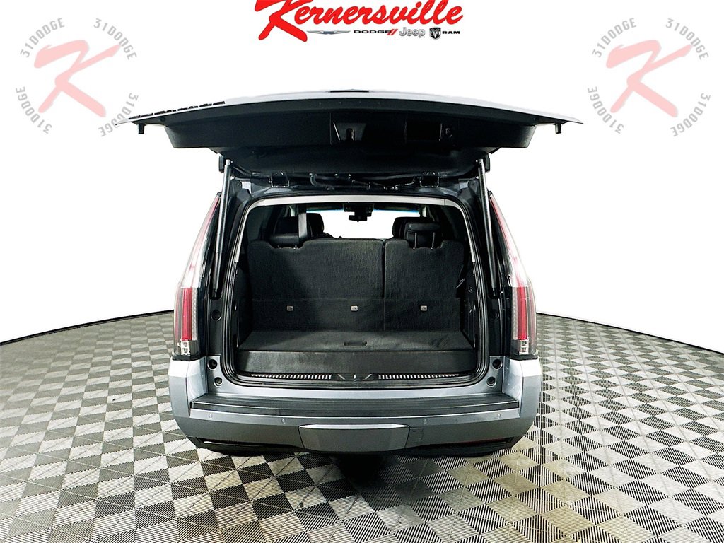 Used 2019 Cadillac Escalade Premium Luxury w/ Escalade Sport Edition image 29