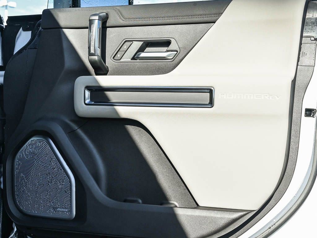 New 2026 GMC Hummer EV 4x4 Crew Cab w/ LPO, Dark Essentials Package image 7