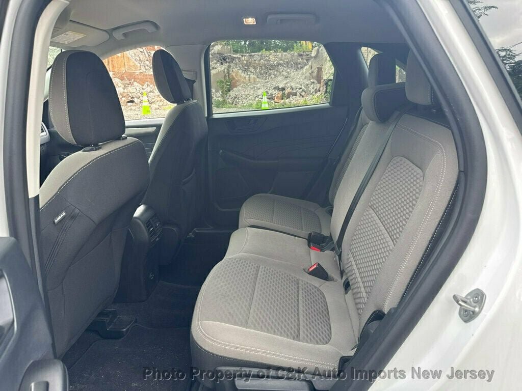 Used 2022 Ford Escape SE AWD/4WD image 12