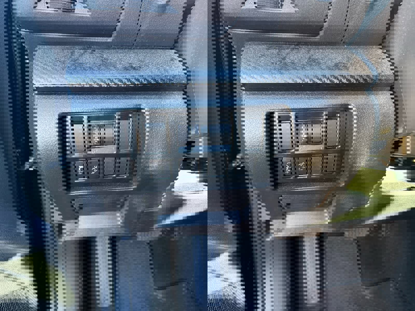 Used 2023 Subaru Crosstrek 2.0i Premium image 9