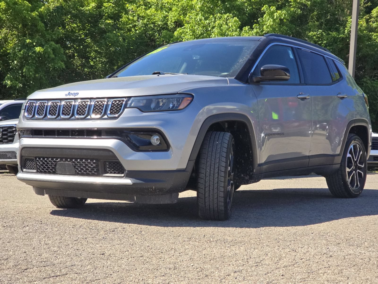 Used 2023 Jeep Compass Limited AWD/4WD image 11