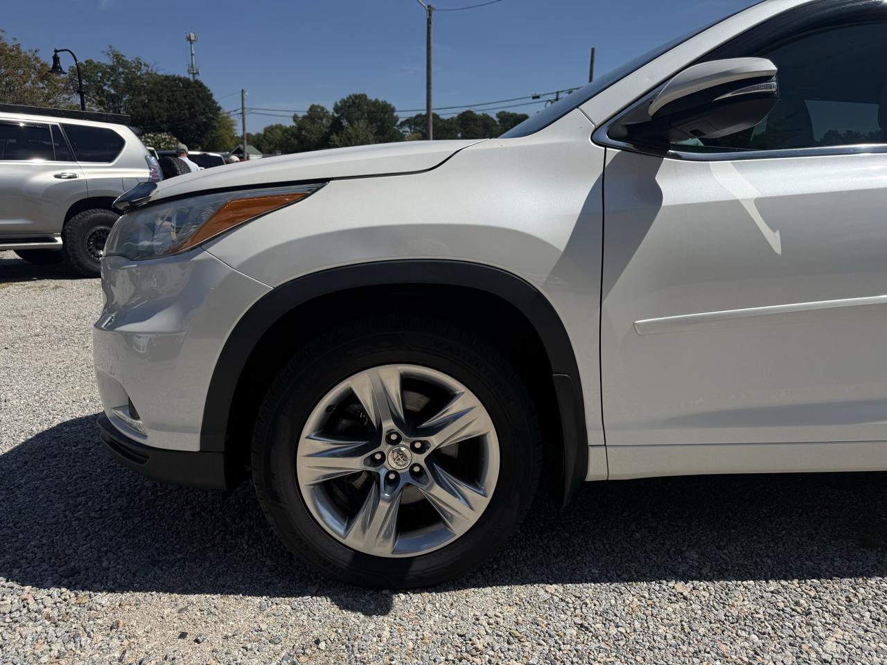 Used 2015 Toyota Highlander Limited AWD/4WD image 11