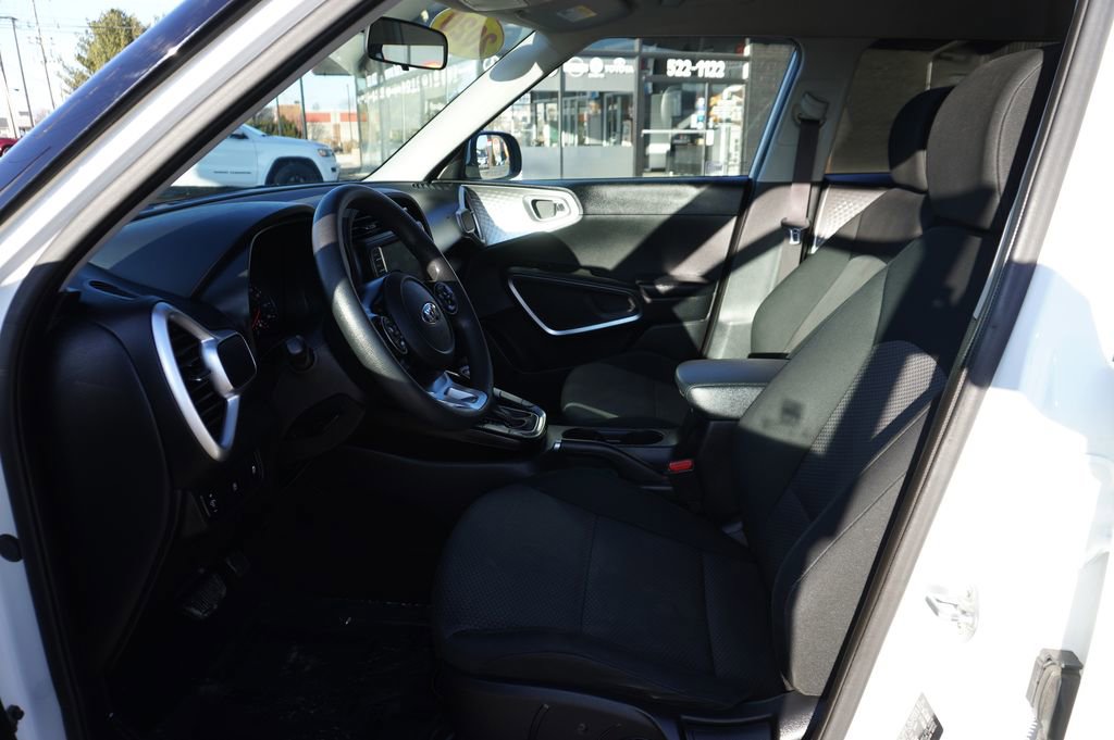 Used 2020 Kia Soul LX image 22