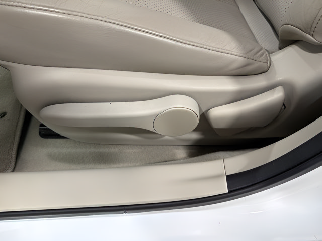 Used 2014 Nissan Sentra SL w/ Premium Package FWD image 12