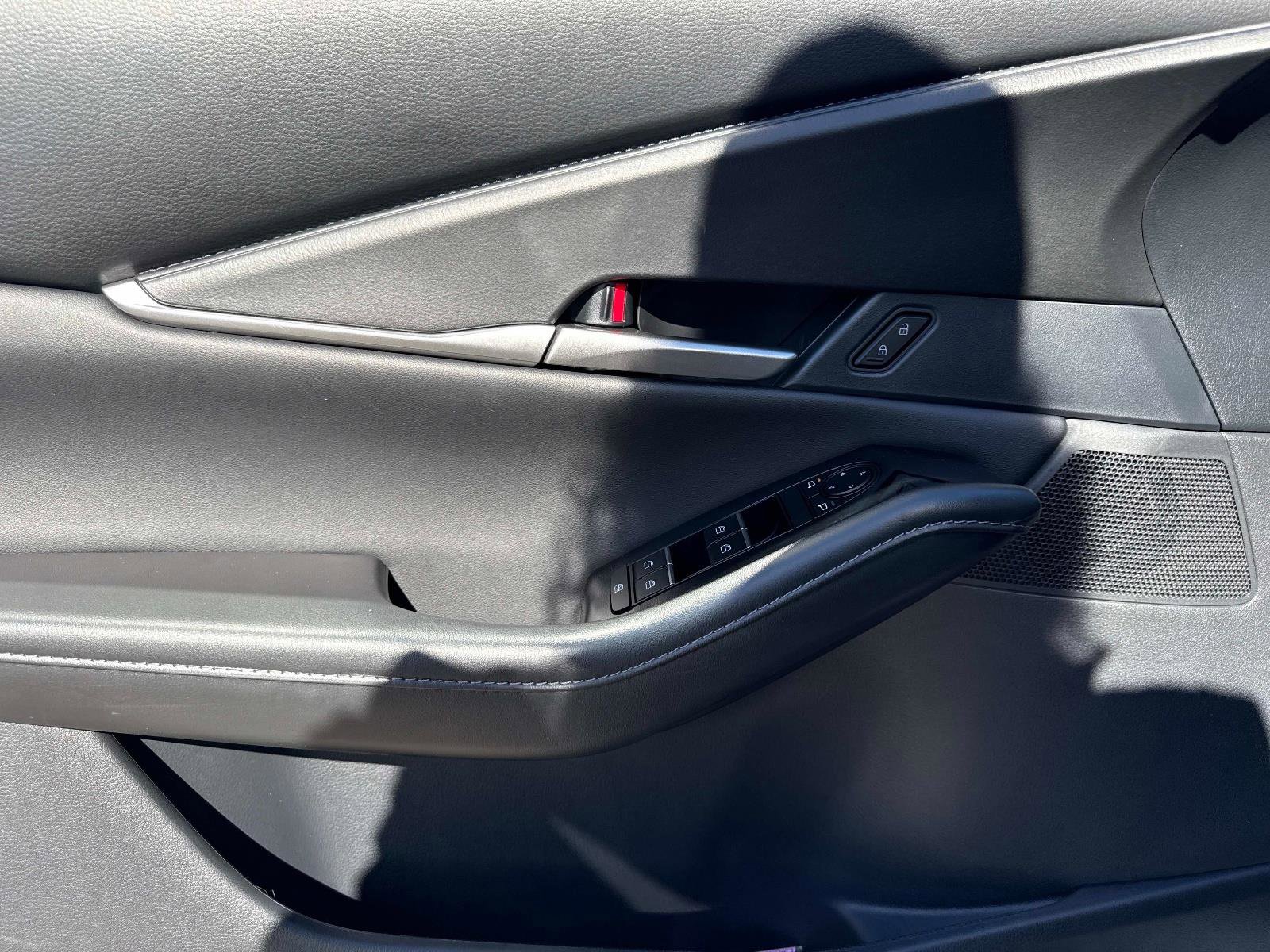 Certified 2025 MAZDA CX-30 AWD 2.5 S w/ Select Sport Pkg image 16