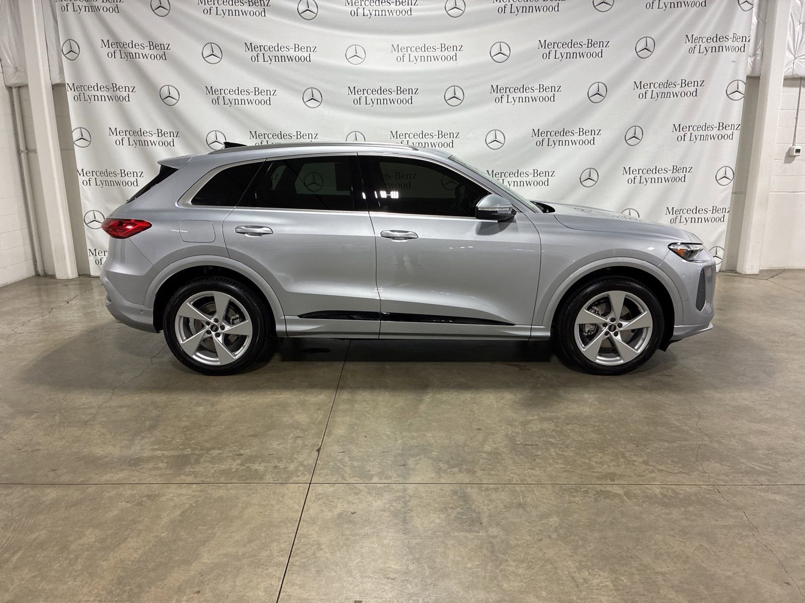 Used 2025 Audi Q5 Prestige image 3