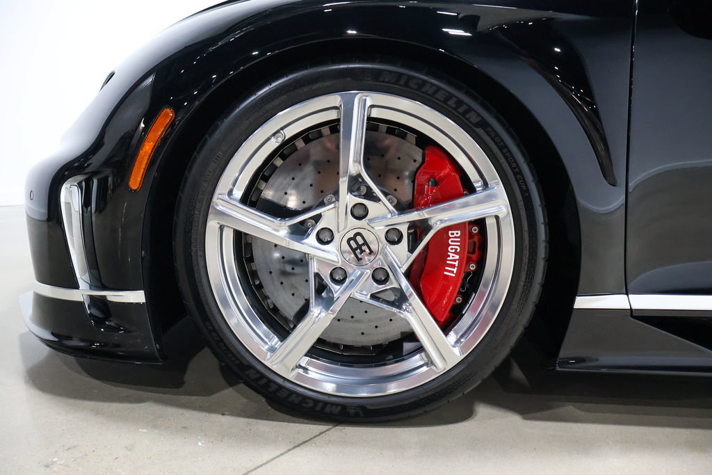 Used 2022 Bugatti Chiron Super Sport AWD/4WD image 25