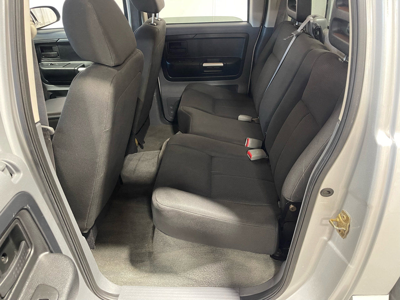 Used 2006 Mitsubishi Raider LS image 22