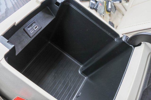 Used 2021 GMC Yukon Denali w/ Denali Premium Package image 28