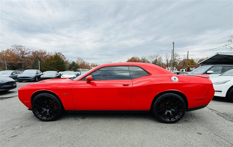 Used 2018 Dodge Challenger R/T image 2
