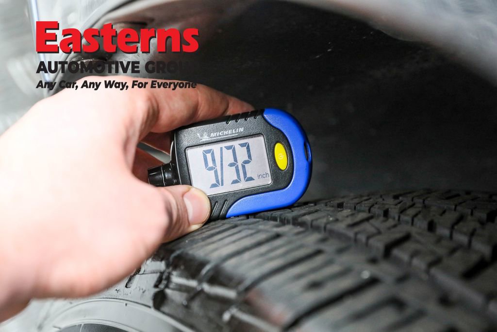 Used 2023 Volvo XC60 B5 Core image 28