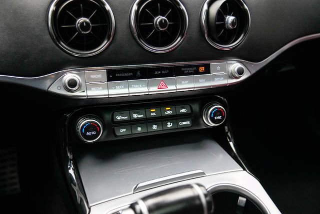 Used 2020 Kia Stinger GT1 RWD image 30