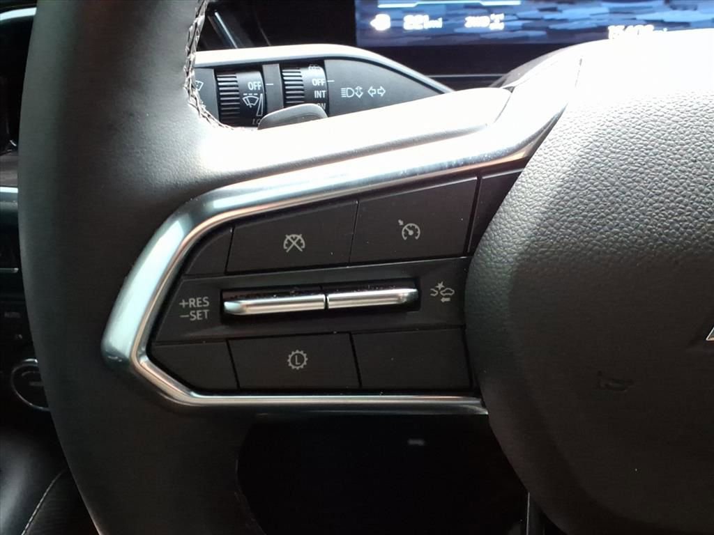 Used 2025 Chevrolet Suburban Premier image 11