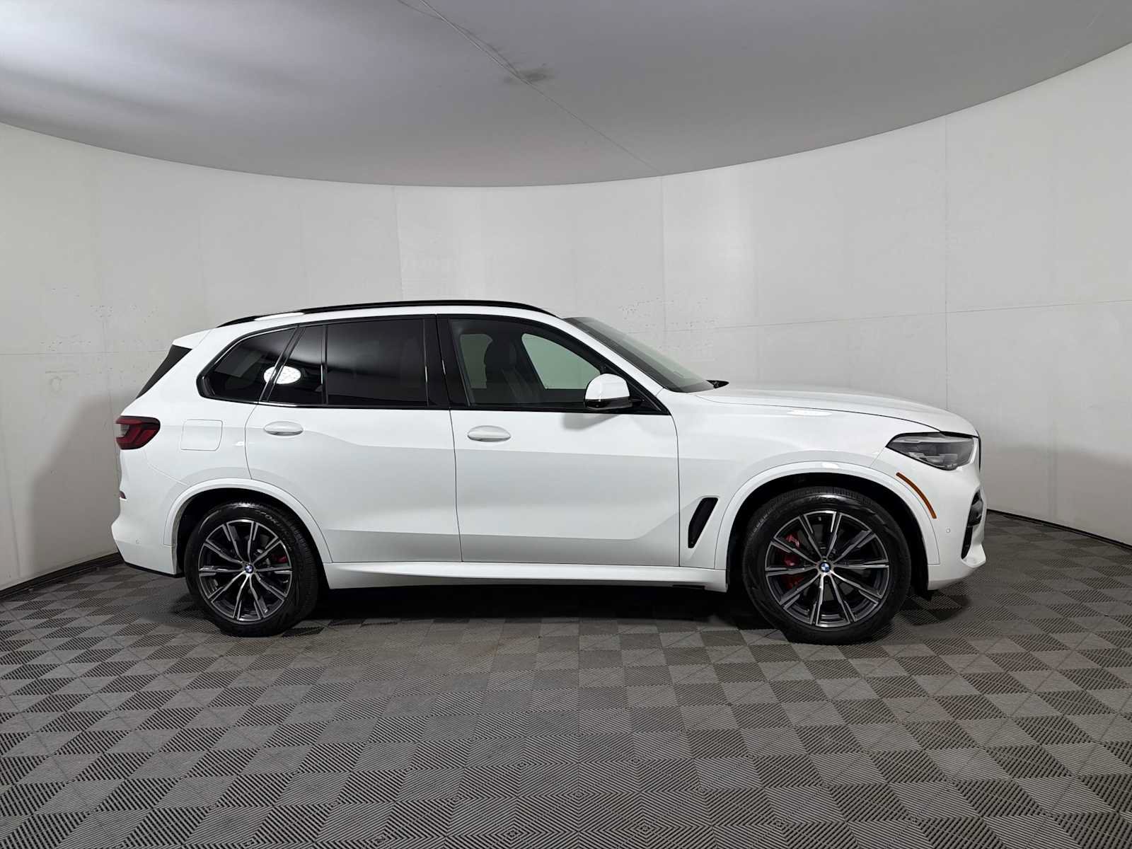 Certified 2023 BMW X5 xDrive40i w/ M Sport Package AWD/4WD image 7