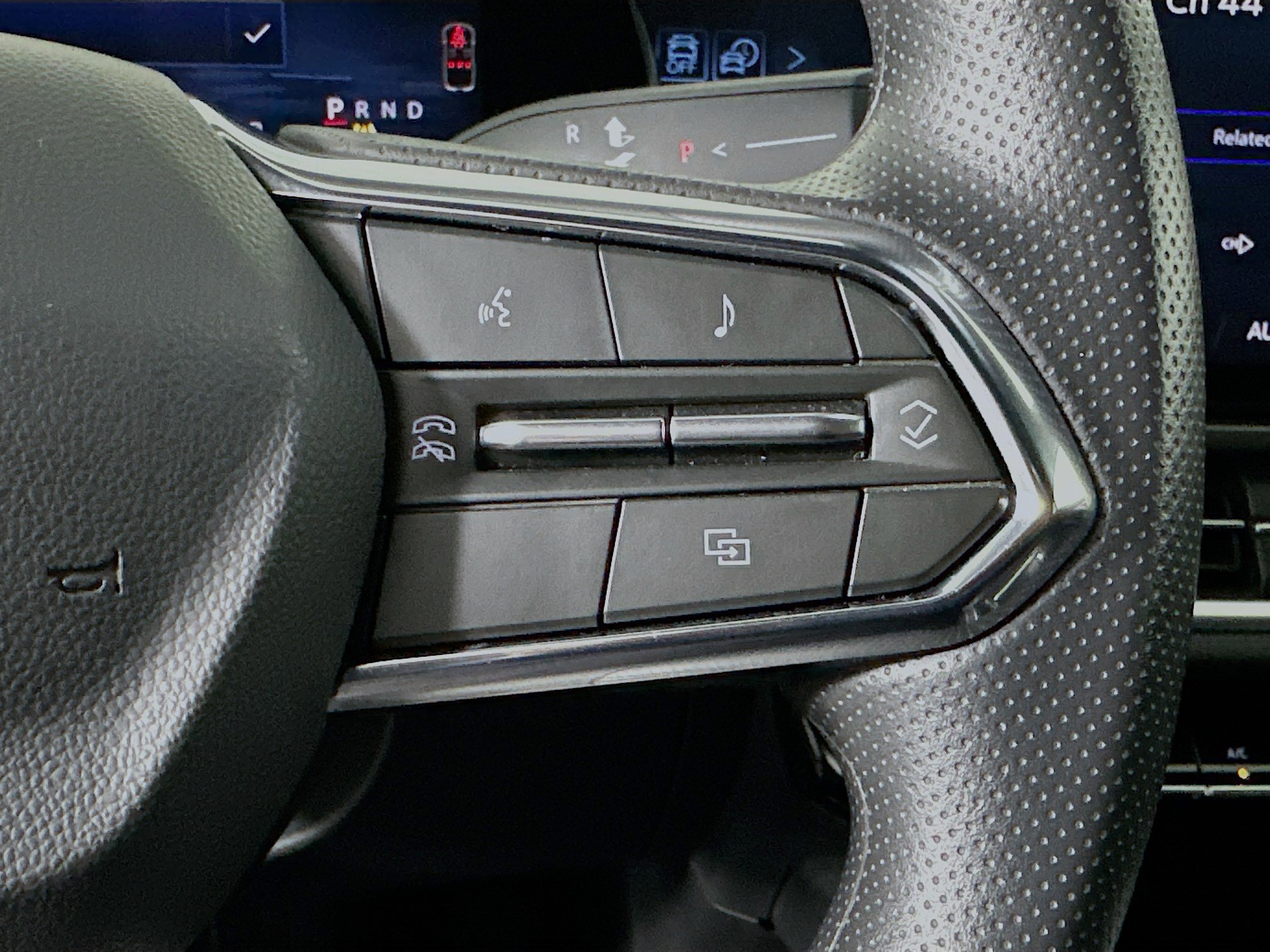 Used 2025 Chevrolet Equinox EV LT image 17