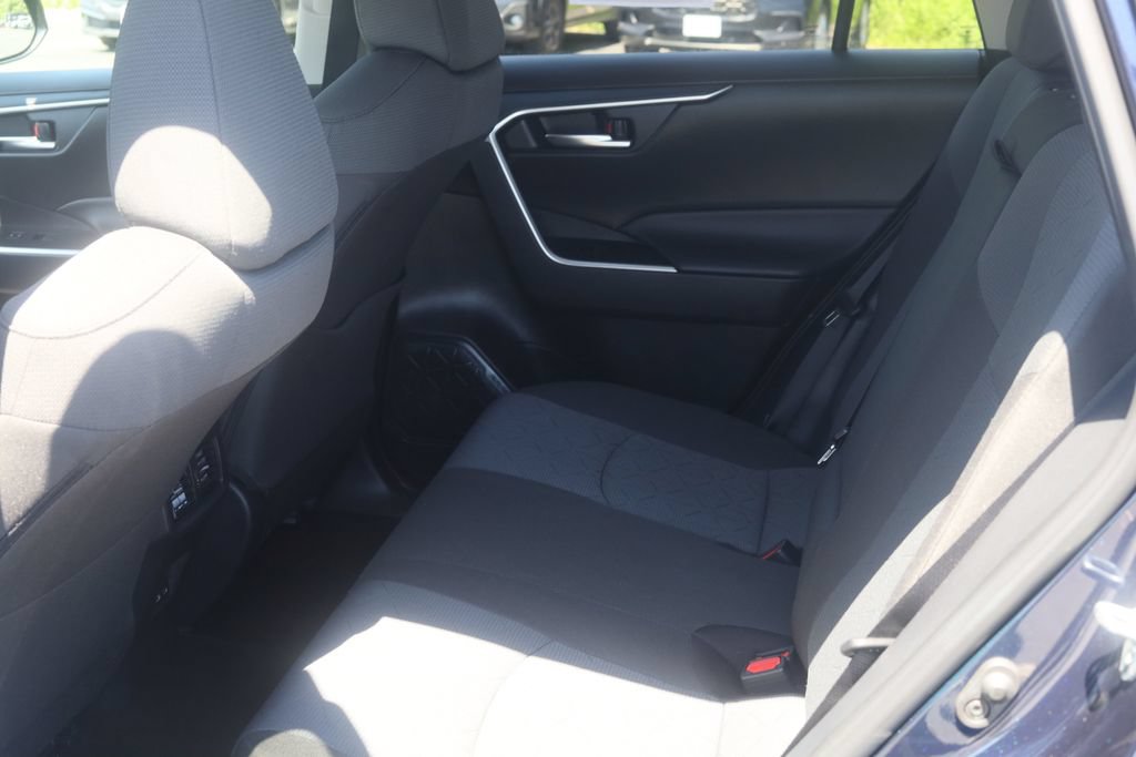 Used 2025 Toyota RAV4 XLE AWD/4WD image 19