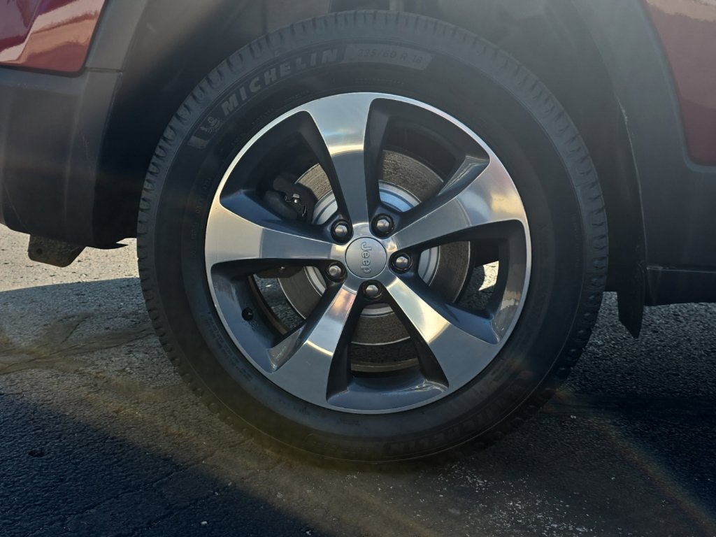 Used 2019 Jeep Cherokee Limited AWD/4WD image 17