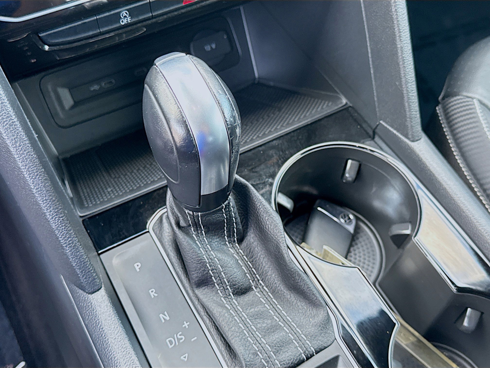 Used 2022 Volkswagen Atlas Cross Sport SE w/ Panoramic Sunroof Package image 15