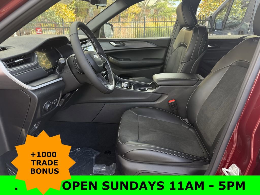 New 2025 Jeep Grand Cherokee L Altitude image 11