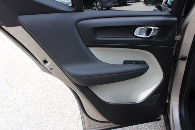 Certified 2023 Volvo XC40 B5 Ultimate w/ Climate Package AWD/4WD image 21
