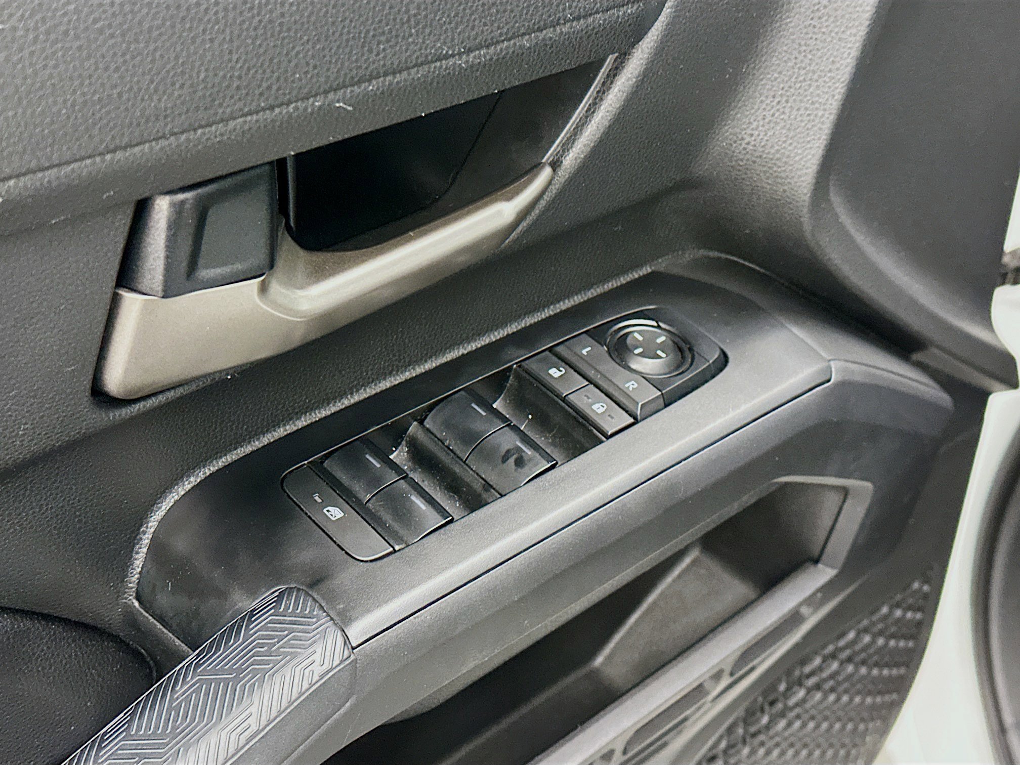 Used 2025 Toyota Tacoma TRD Off-Road image 15