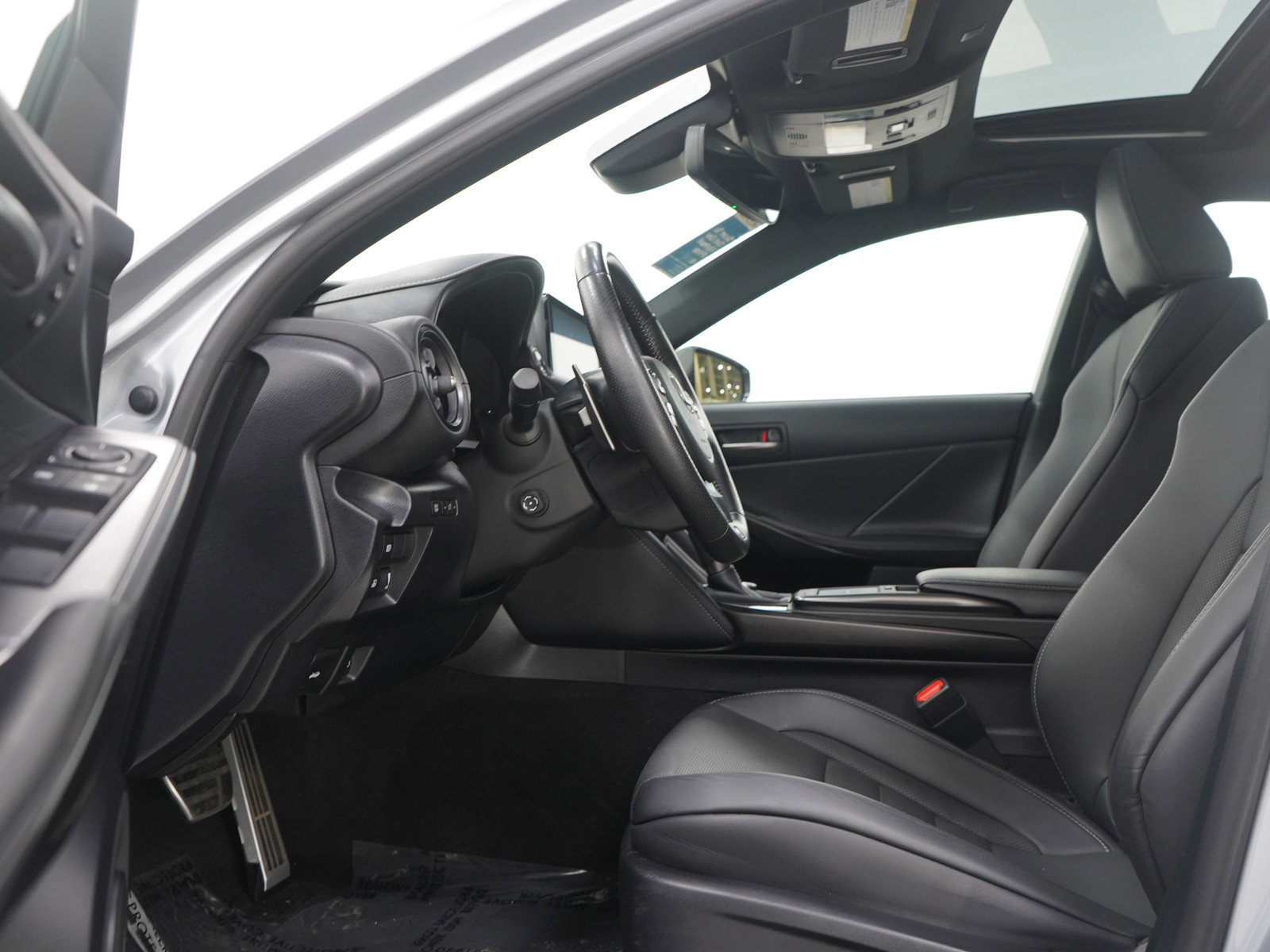 Used 2024 Lexus IS 500 RWD image 25