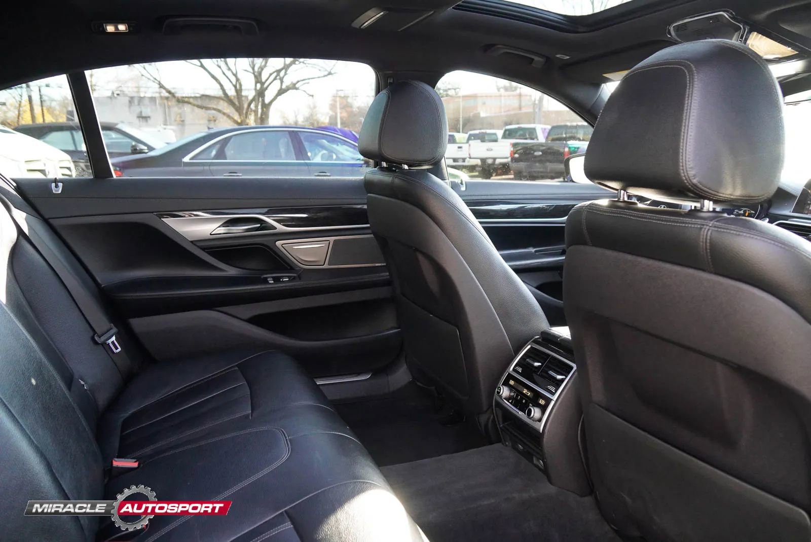 Used 2018 BMW 740i w/ M Sport Package image 37