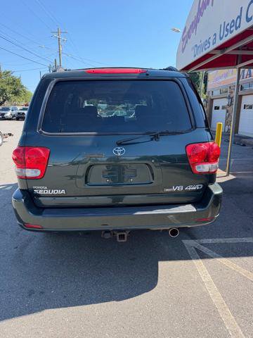 Used 2007 Toyota Sequoia SR5 AWD/4WD image 5