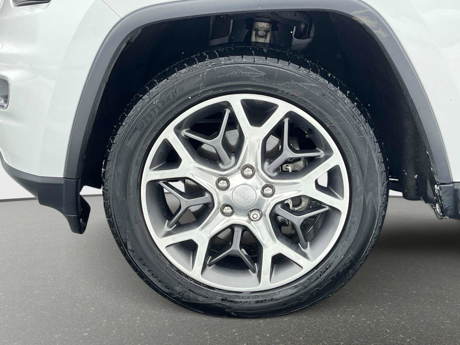 Used 2020 Jeep Grand Cherokee Limited w/ Luxury Group II image 9