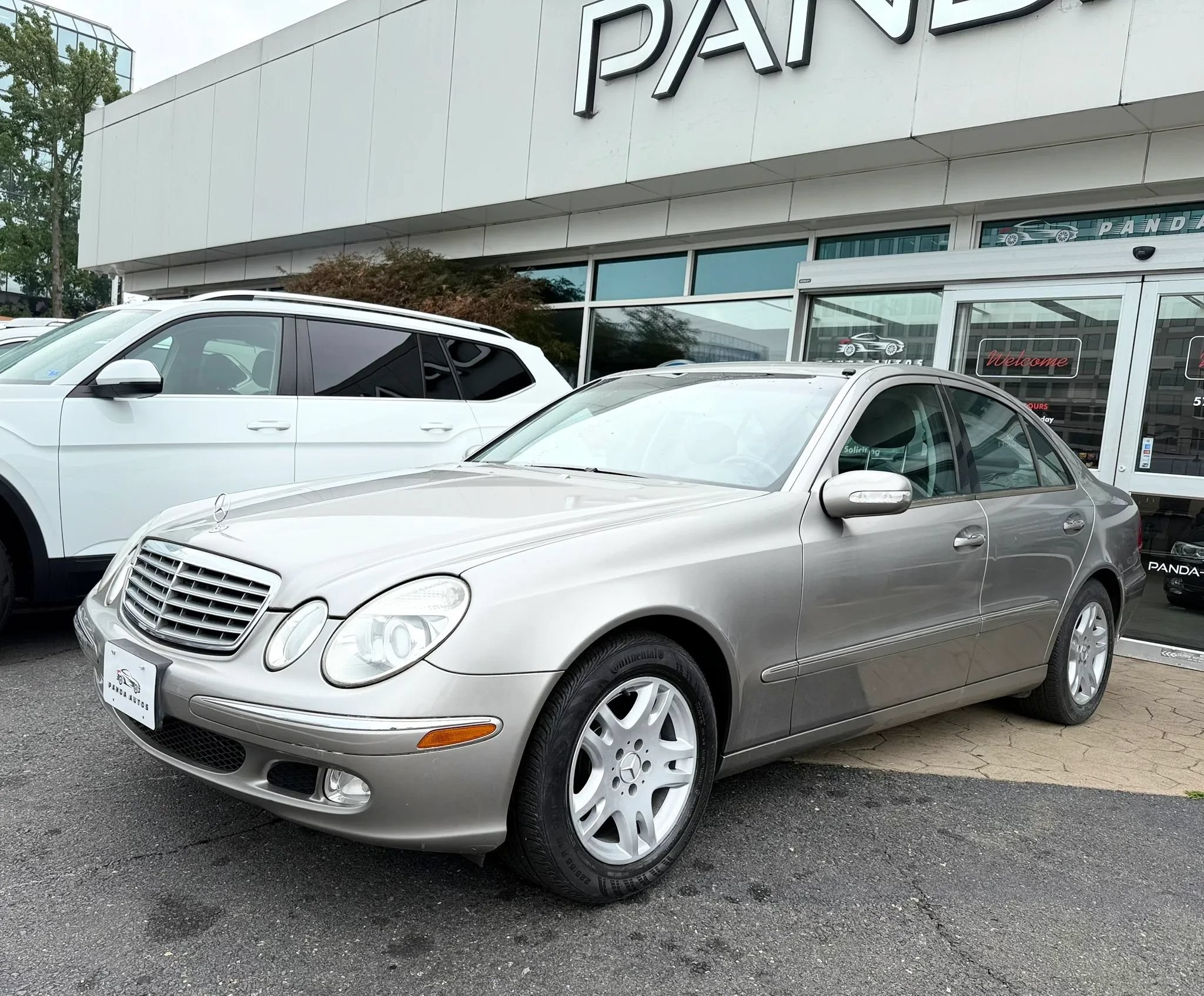 Used 2004 Mercedes-Benz E 320 Sedan image 3