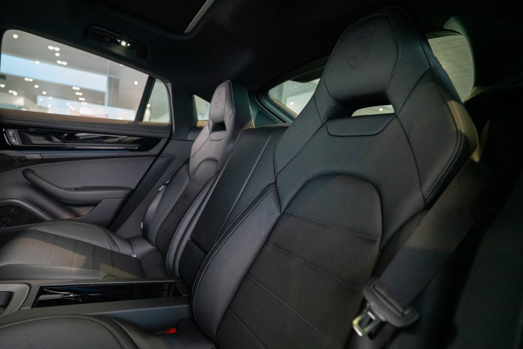 New 2025 Porsche Panamera 4 image 37