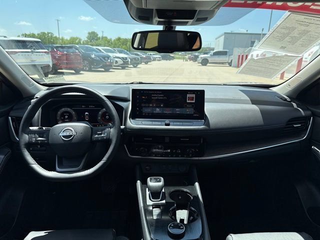Used 2025 Nissan Rogue Platinum AWD/4WD image 26