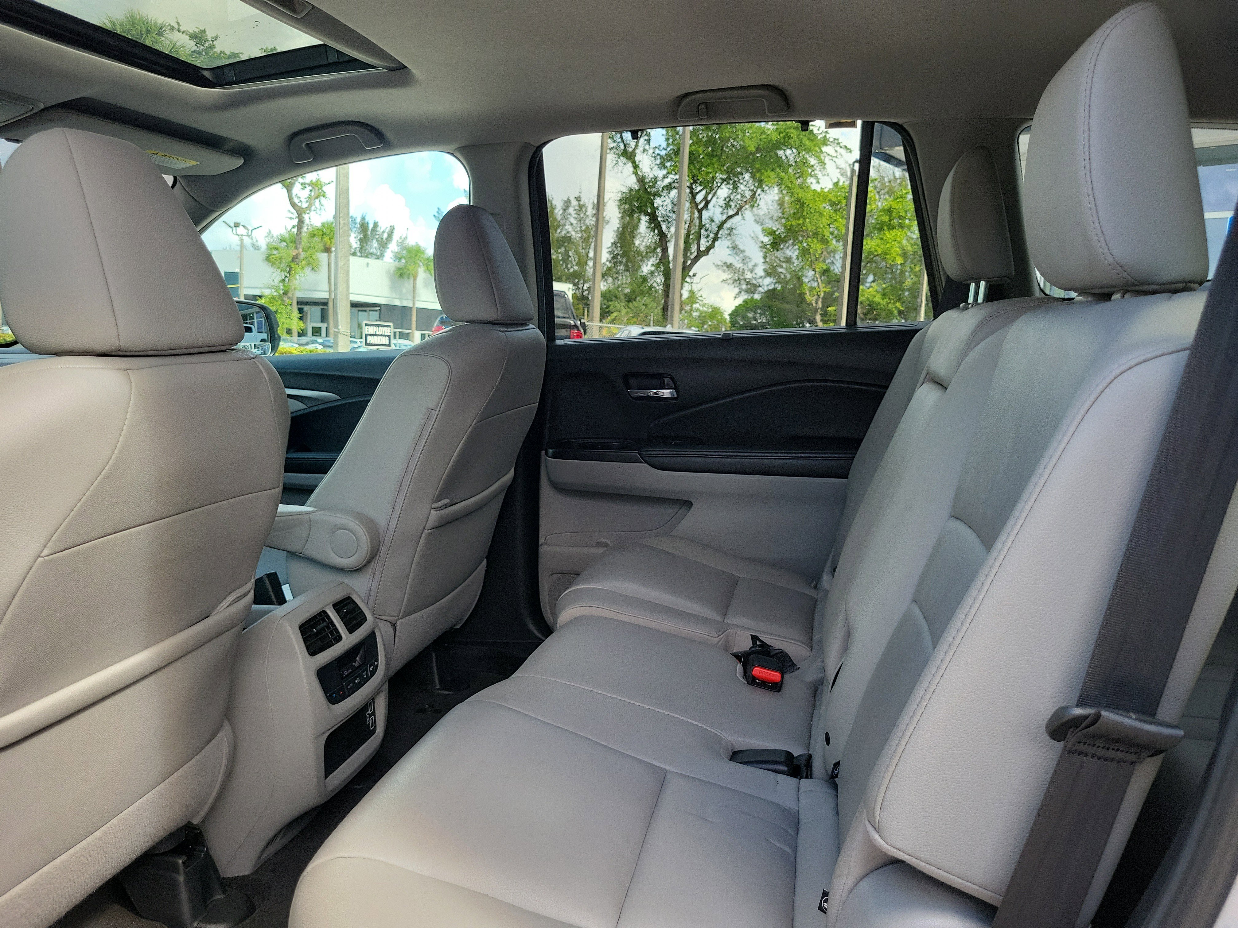 Used 2021 Honda Pilot Special Edition image 14