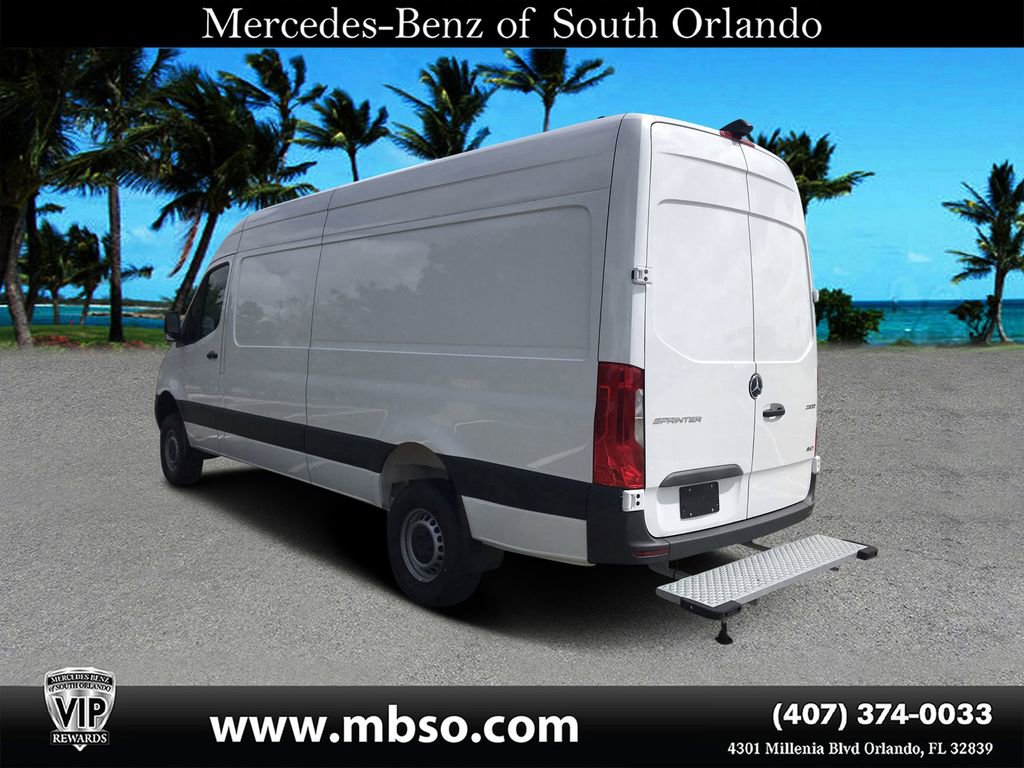 Used 2023 Mercedes-Benz Sprinter 2500 image 4