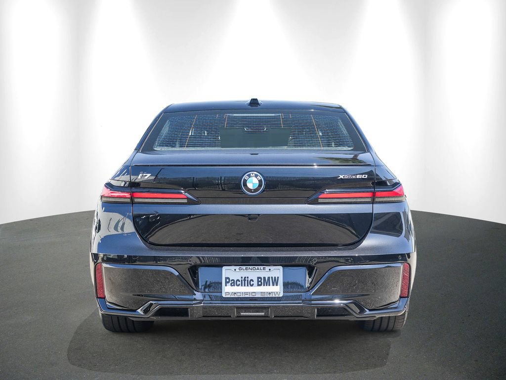 Used 2023 BMW i7 xDrive60 AWD/4WD image 5