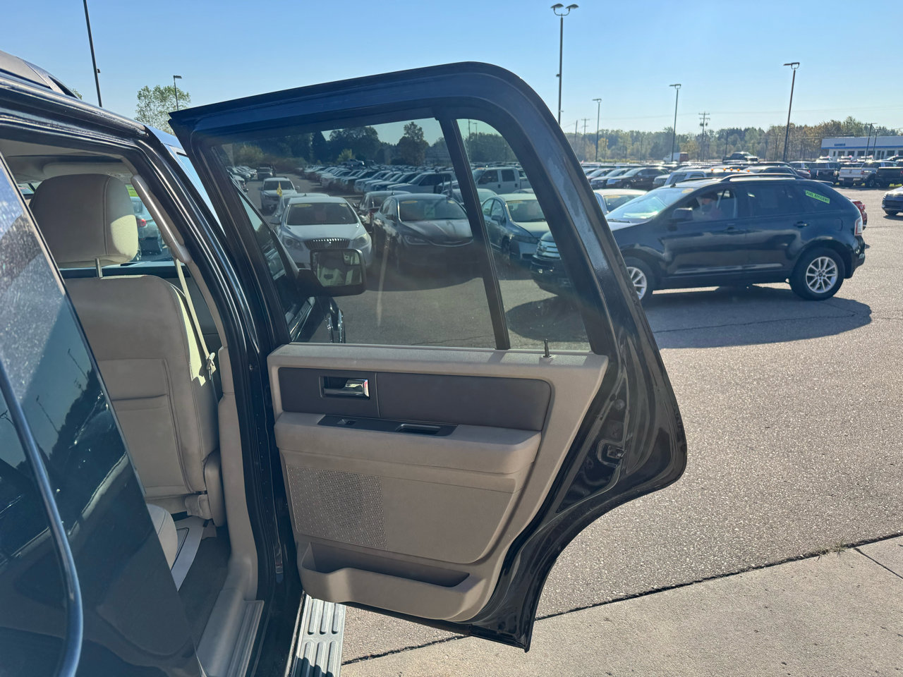 Used 2012 Ford Expedition XLT image 17