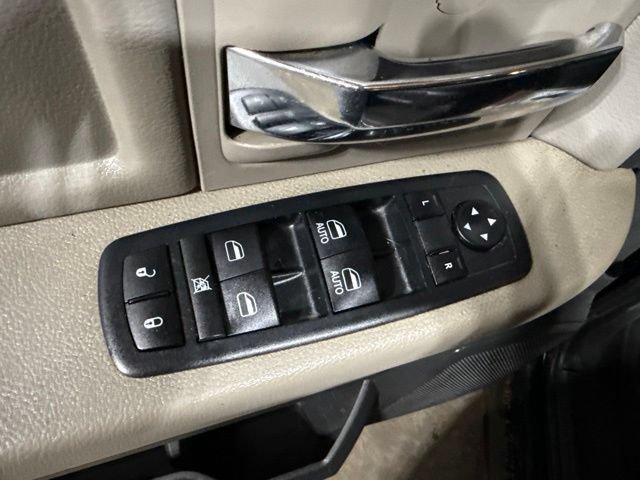 Used 2011 RAM 1500 Classic SLT AWD/4WD image 3