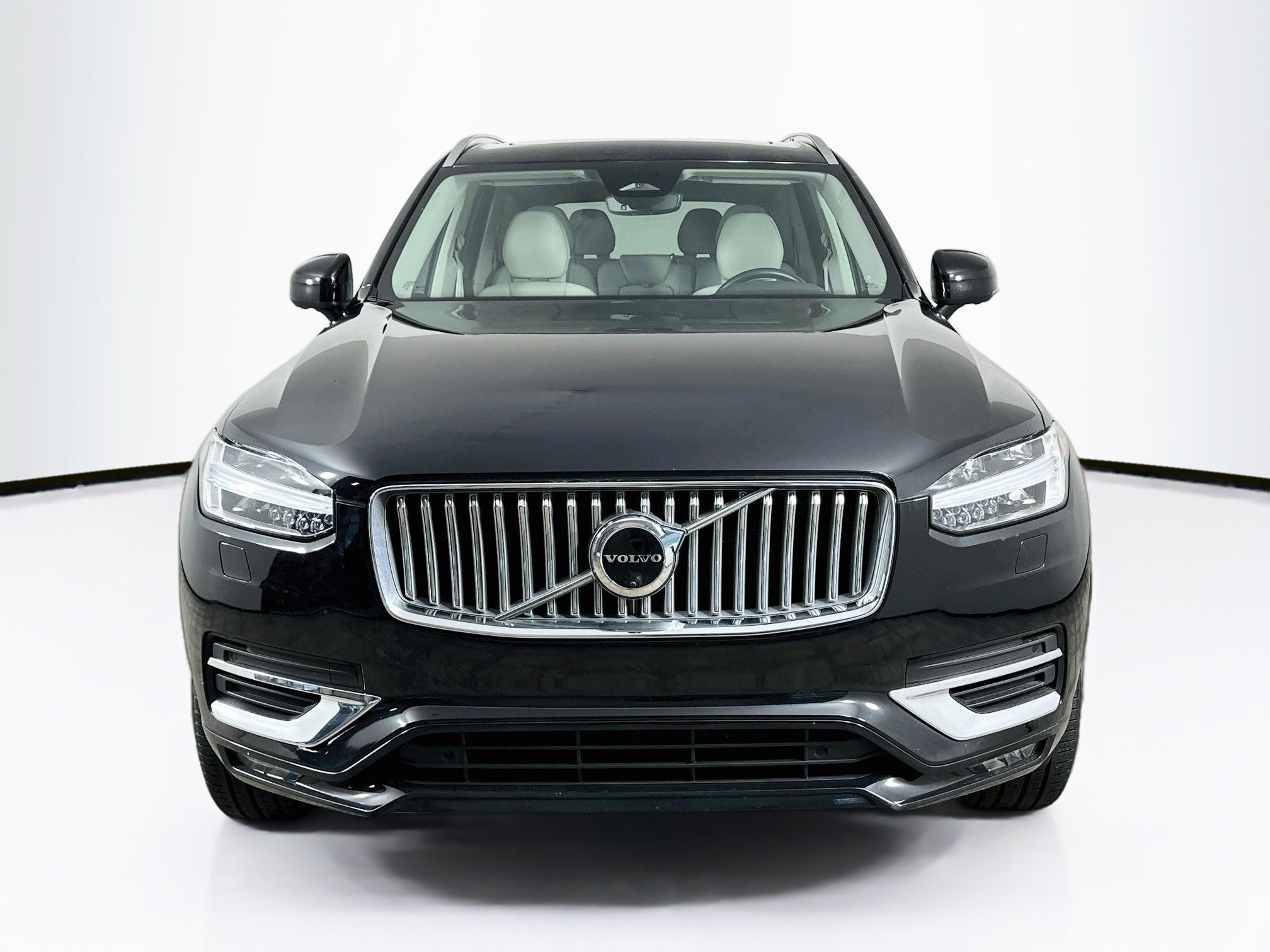 Used 2025 Volvo XC90 B6 Plus w/ Protection Package Premier AWD/4WD image 2