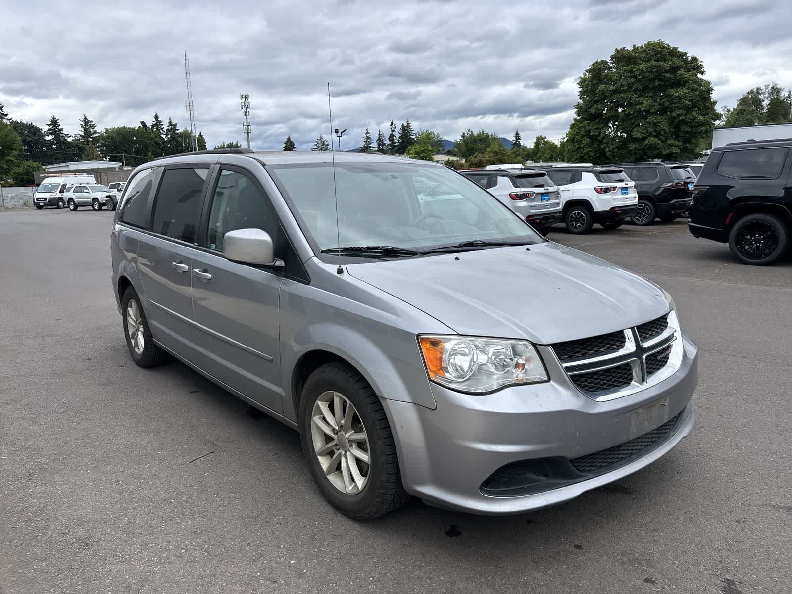 Used 2014 Dodge Grand Caravan SXT FWD image 6