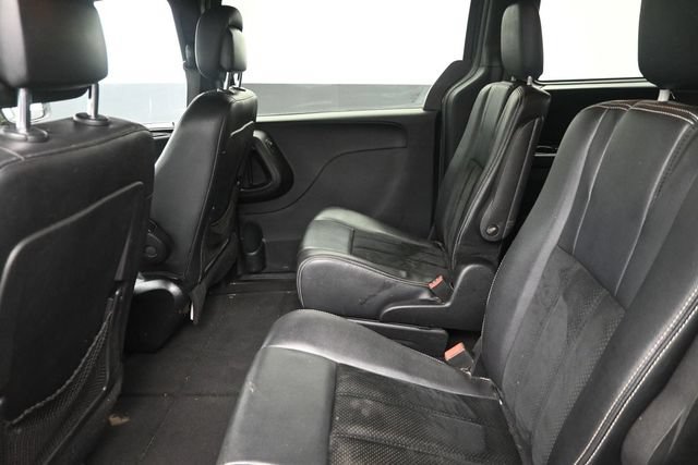 Used 2016 Dodge Grand Caravan SXT FWD image 19