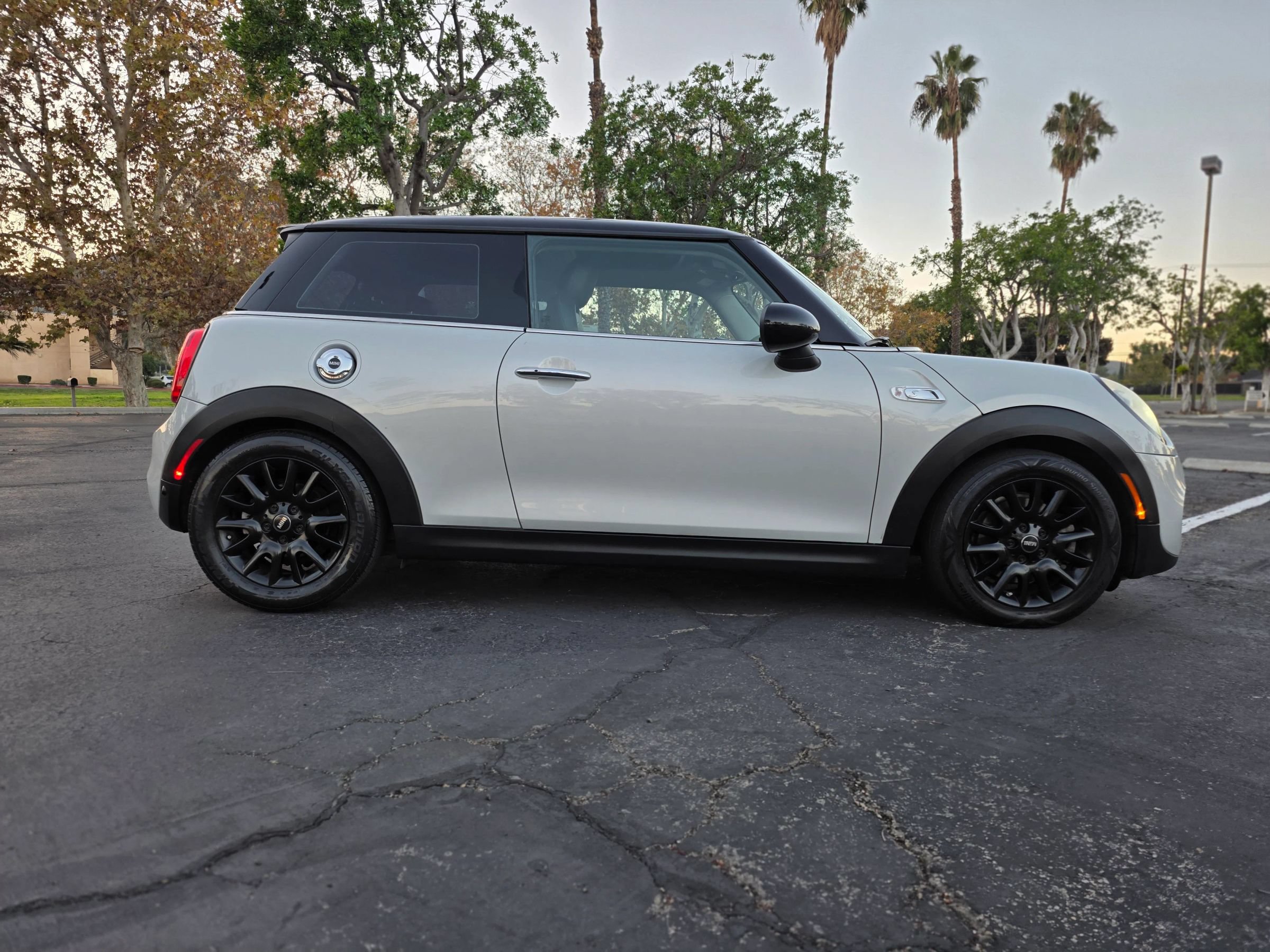 Used 2018 MINI Cooper S FWD image 3