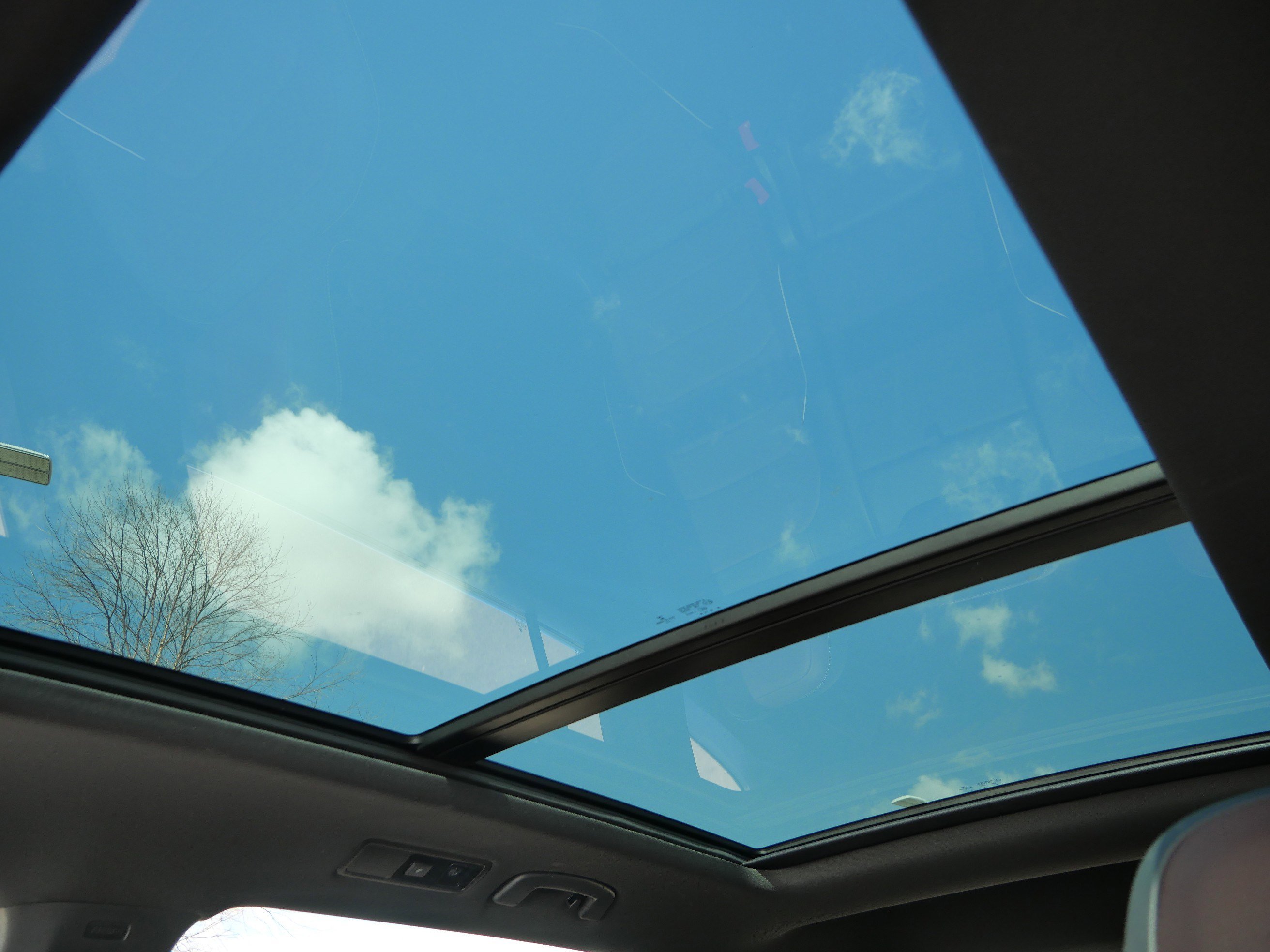 Used 2022 Volkswagen Tiguan SEL R-Line image 34