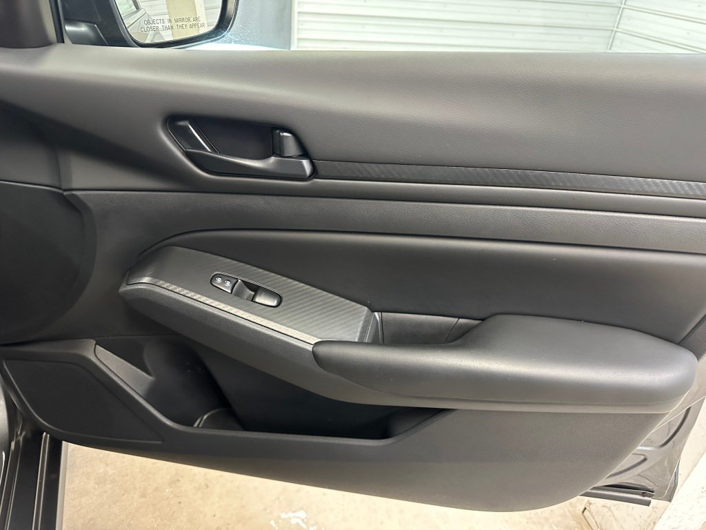Used 2024 Nissan Altima 2.5 S FWD image 25
