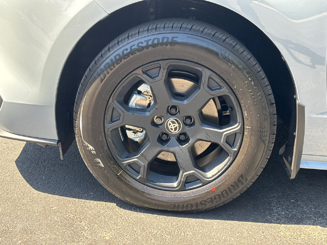 New 2026 Toyota Sienna XLE Woodland Edition AWD/4WD image 7