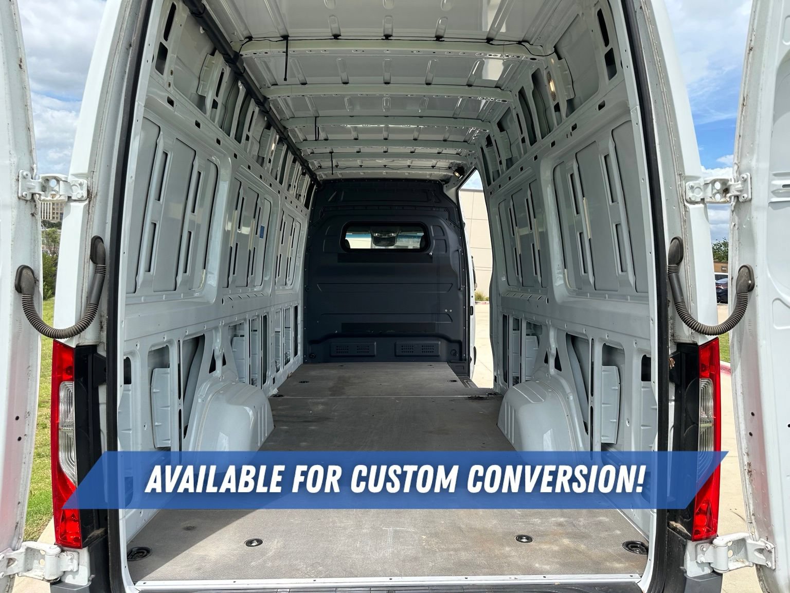 Used 2022 Mercedes-Benz Sprinter 2500 image 25