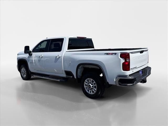 Used 2025 Chevrolet Silverado 2500 LT w/ Convenience Package AWD/4WD image 4